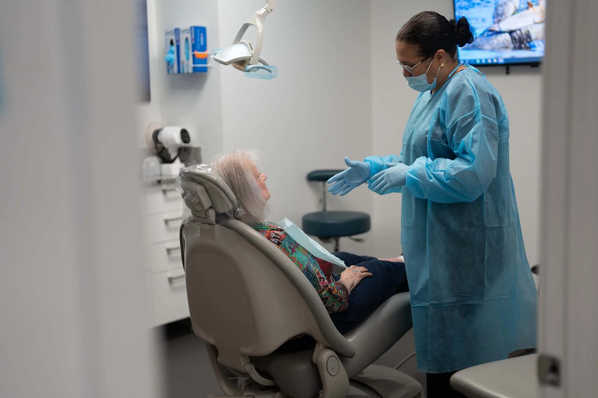 Dental caps vs veneers